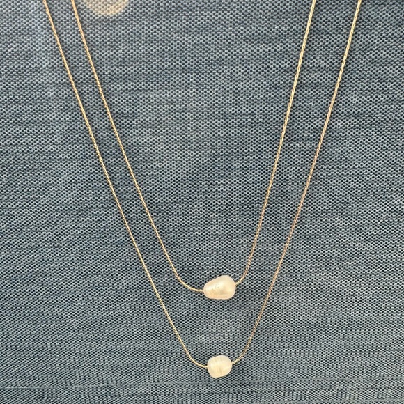 Faux  Pearl Necklace - Picture 4 of 4